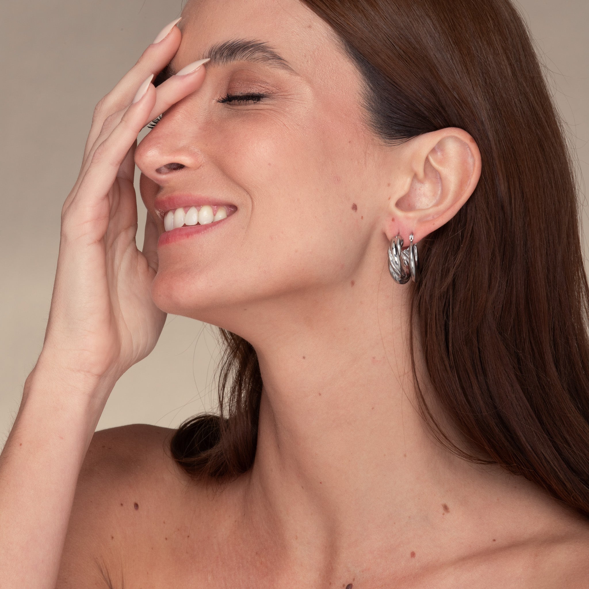 Amalia Twist Hoop Earrings - Camile & Stone