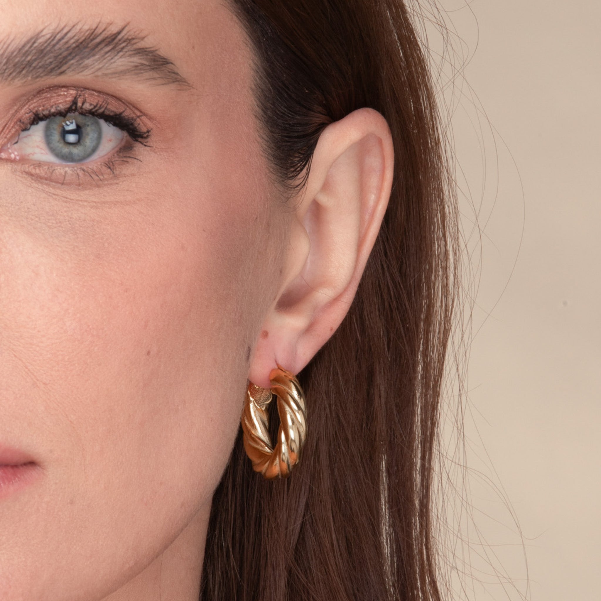 Amalia Twist Hoop Earrings - Camile & Stone