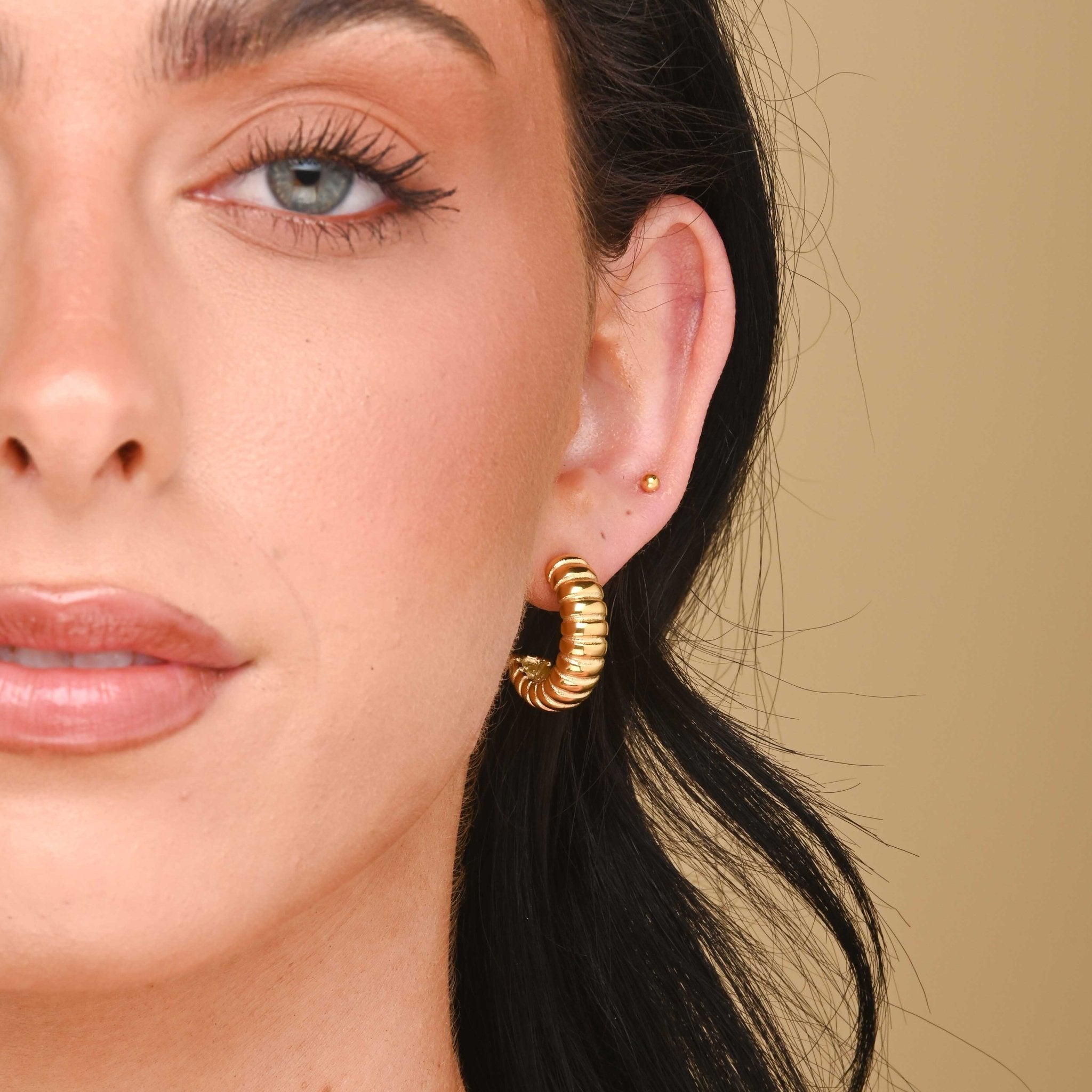 Amari Ridges Statement Hoop Earrings - Camile & Stone