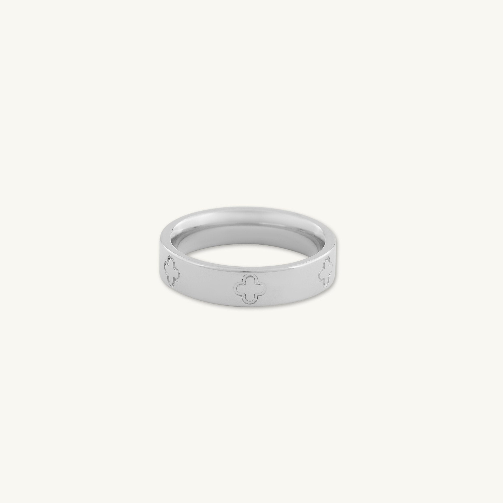 Classic Clover Station Ring - Camile & Stone