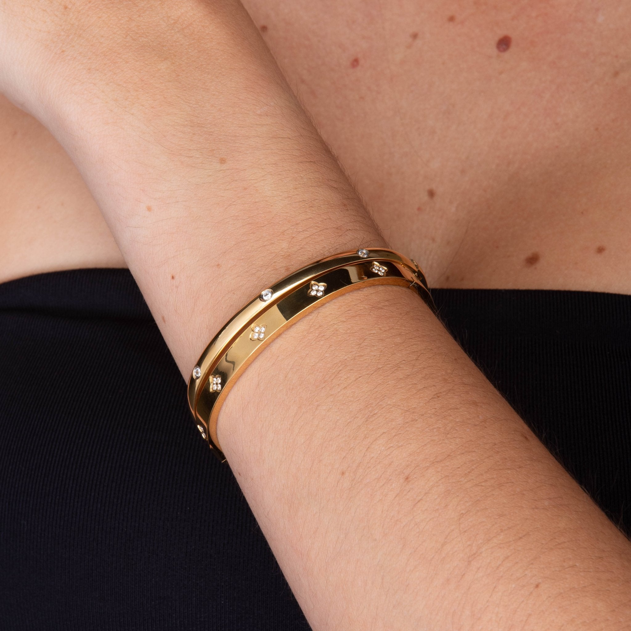 Classic Zirconia Hinged Bangle Bracelet - Camile & Stone