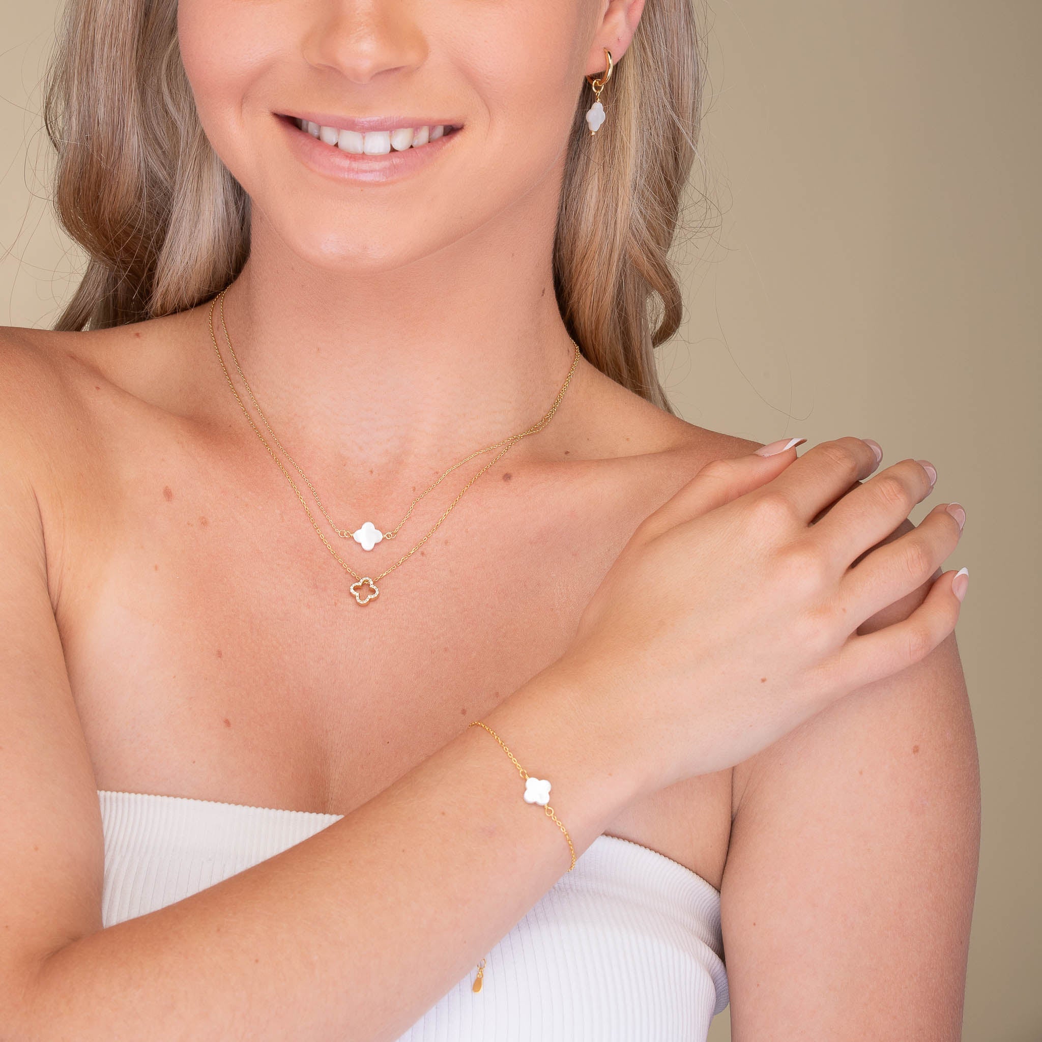 Clover MOP Pendant Necklace - Camile & Stone