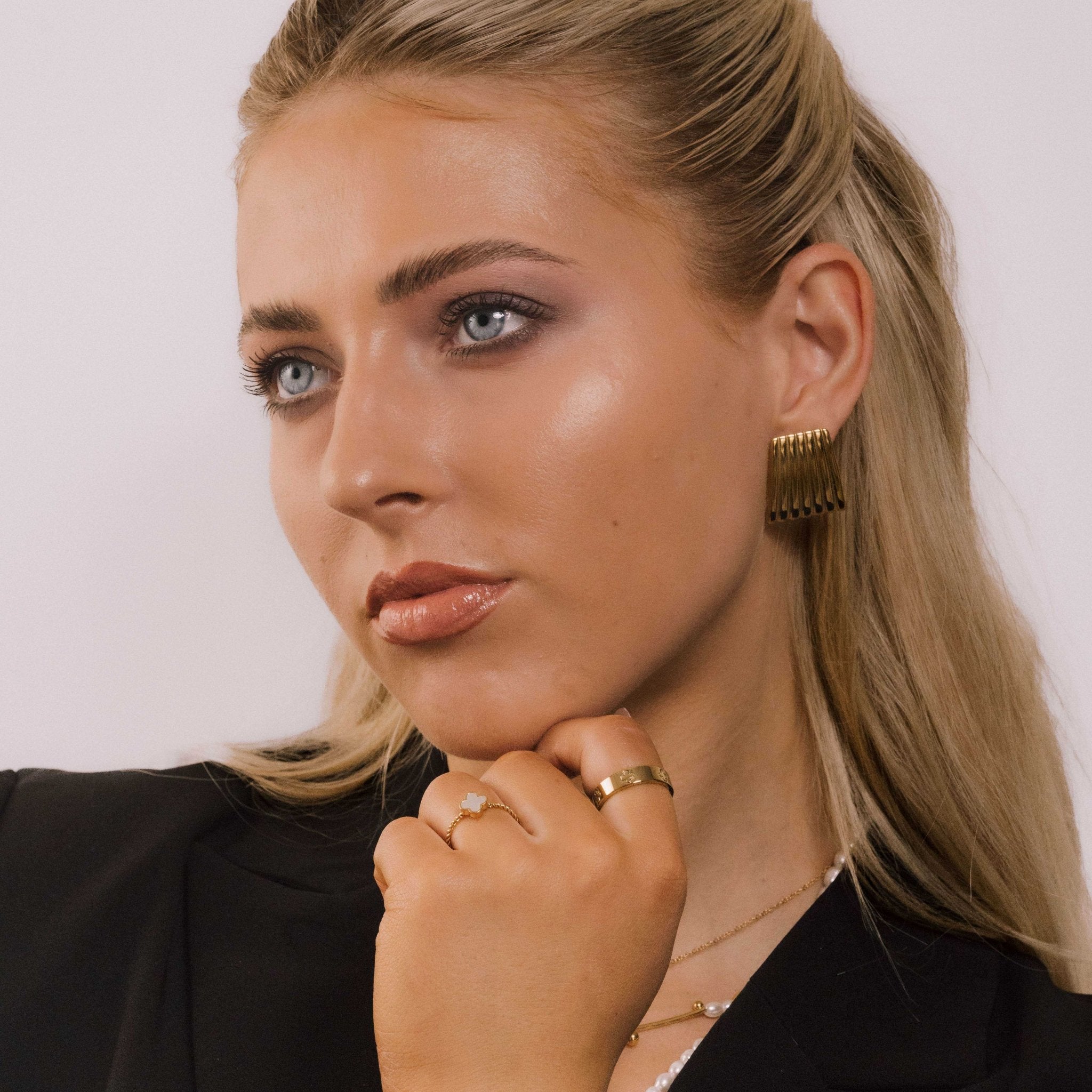 Clover Pearl Twist Stacker Ring - Camile & Stone