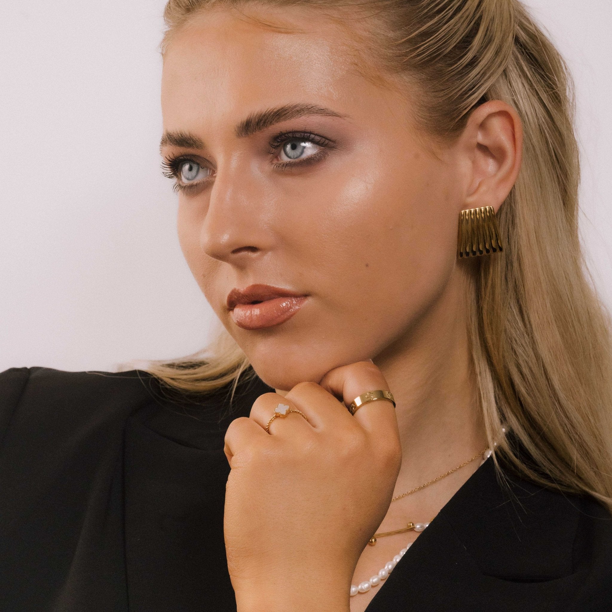 Clover Pearl Twist Stacker Ring - Camile & Stone