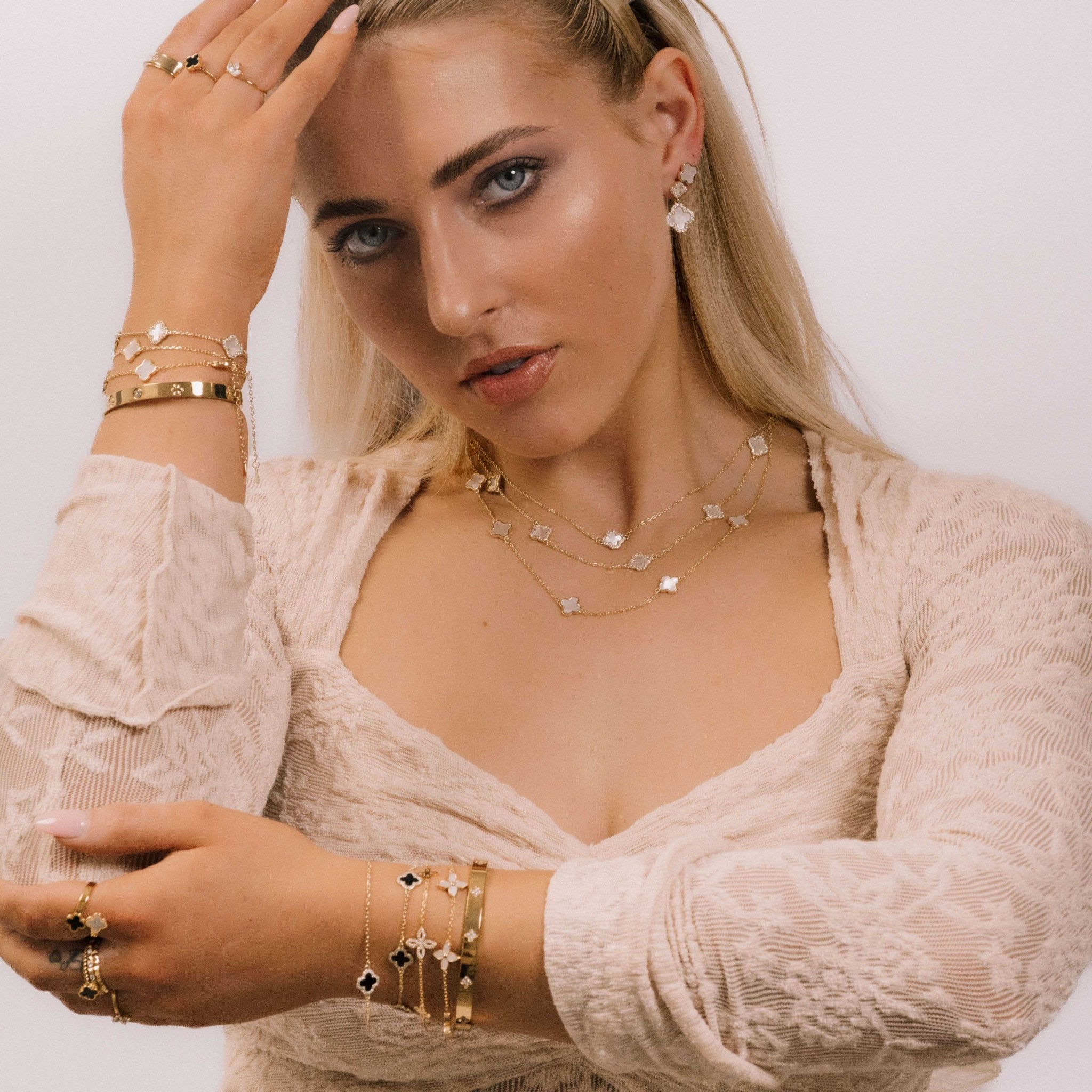 Clover Single MOP Sapphire Necklace - Camile & Stone