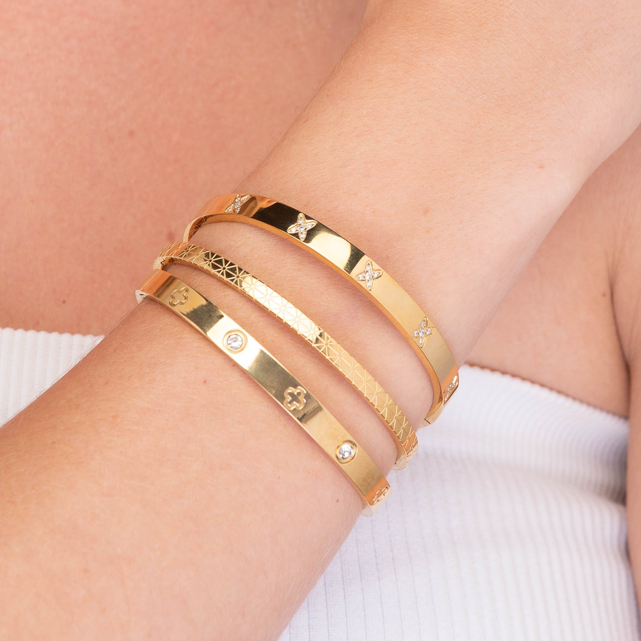 Clover Zirconia Hinged Bangle Bracelet - Camile & Stone