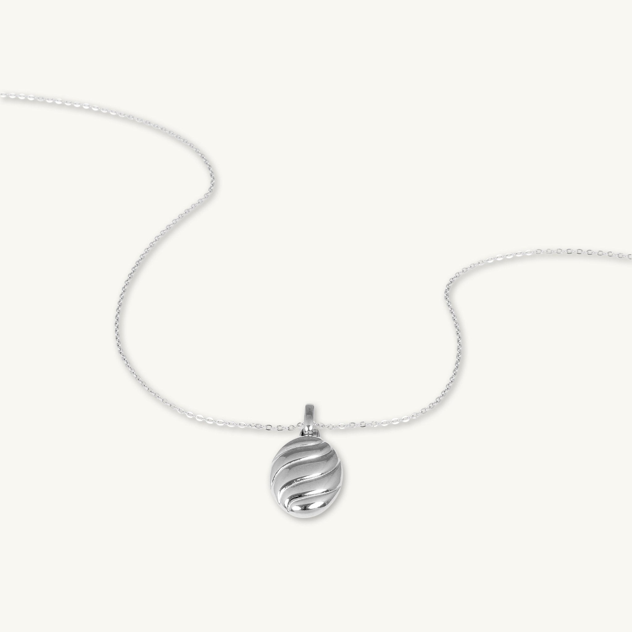 Croissant Dome Oval Necklace - Camile & Stone