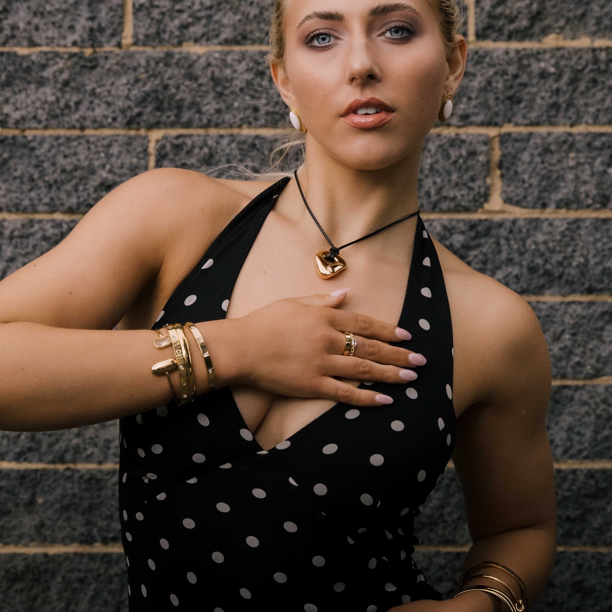 Heart Zirconia Hinged Bangle Bracelet - Camile & Stone