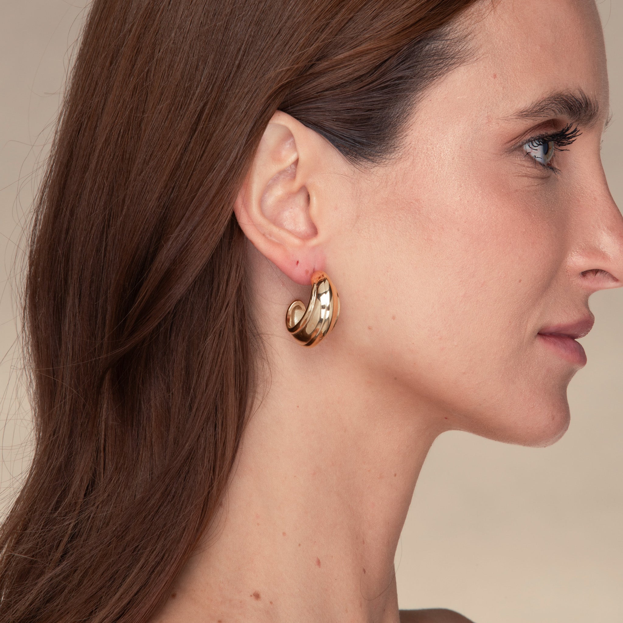 Kiera Dome Huggie Earrings - Camile & Stone