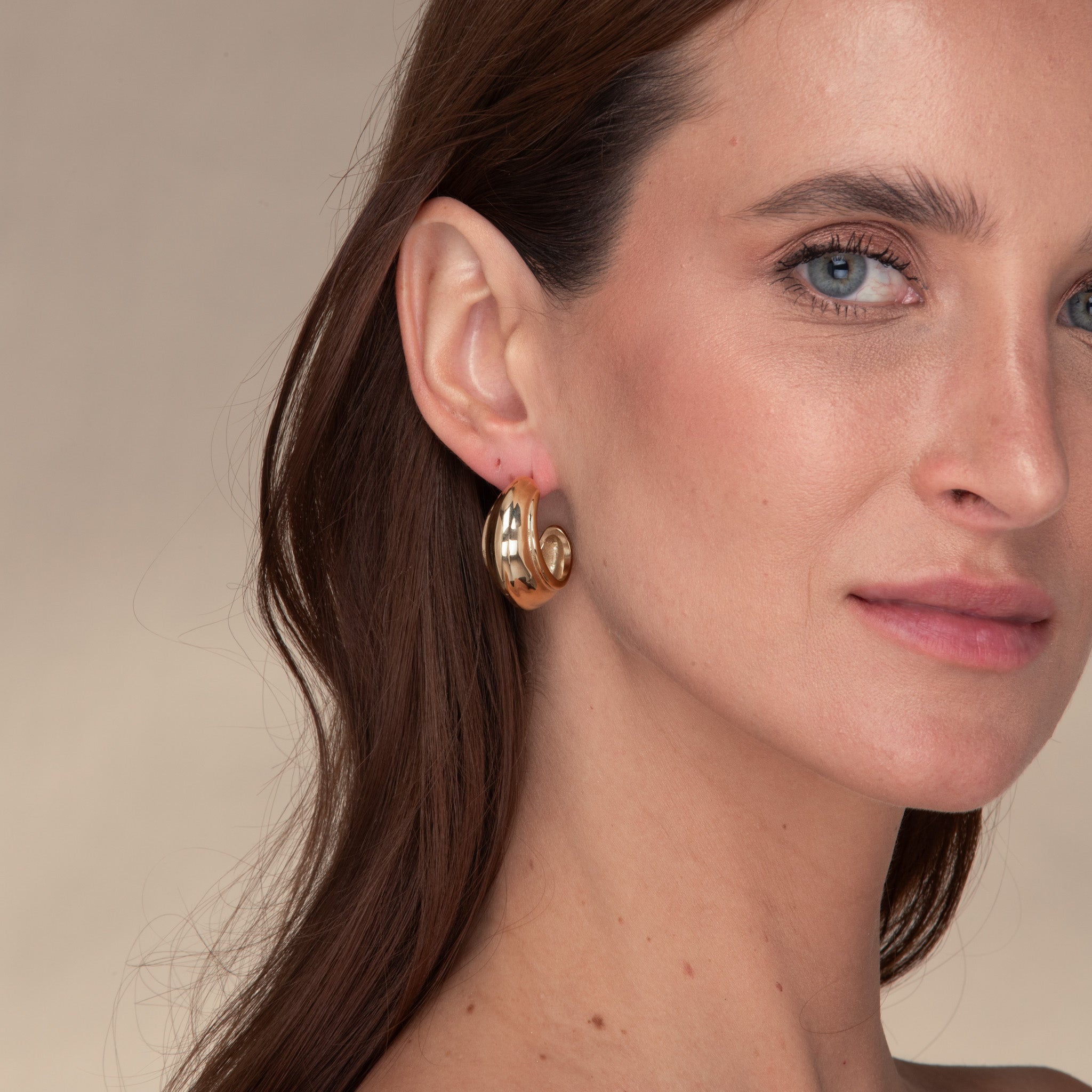 Kiera Dome Huggie Earrings - Camile & Stone