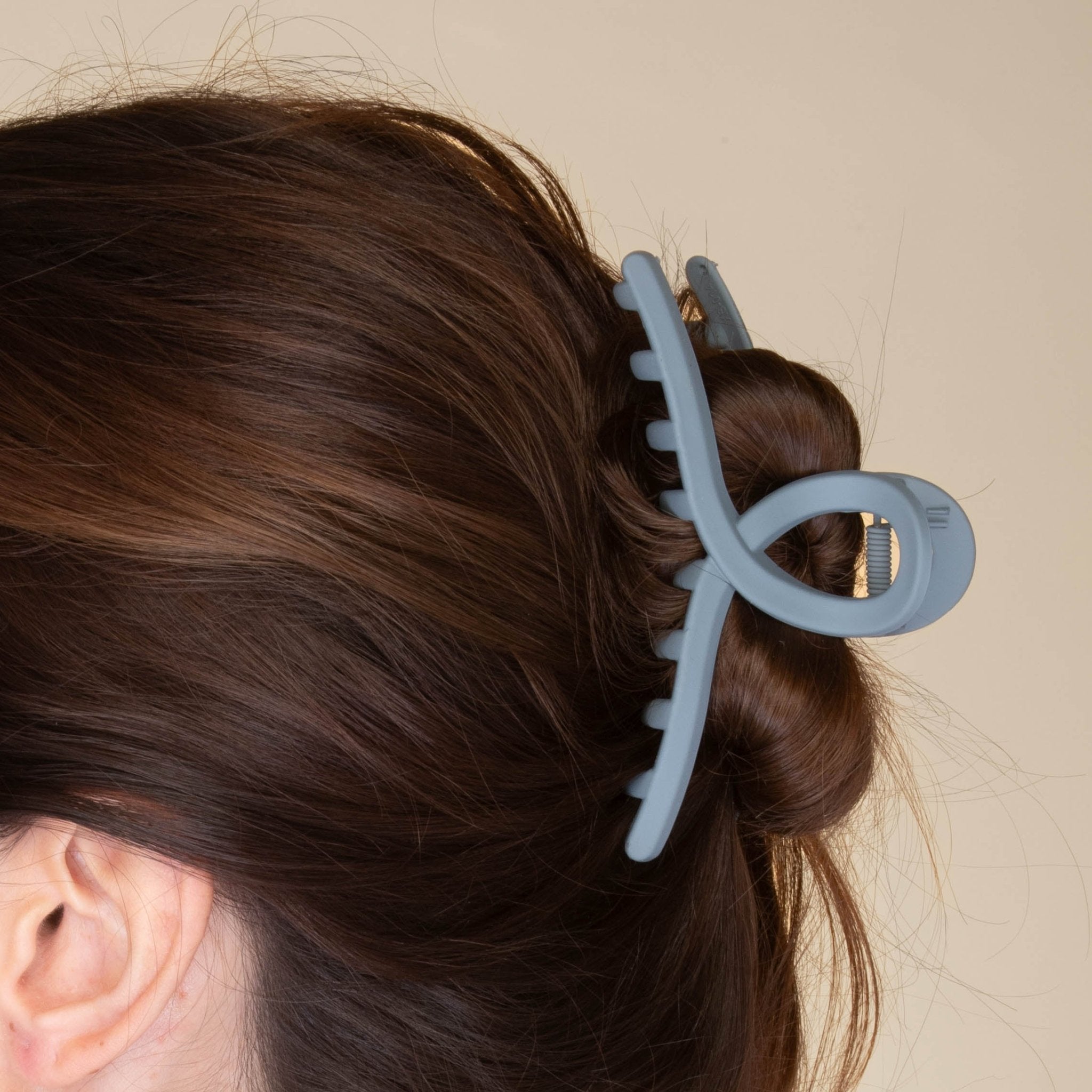 Loop Hair Claw Clip - Camile & Stone