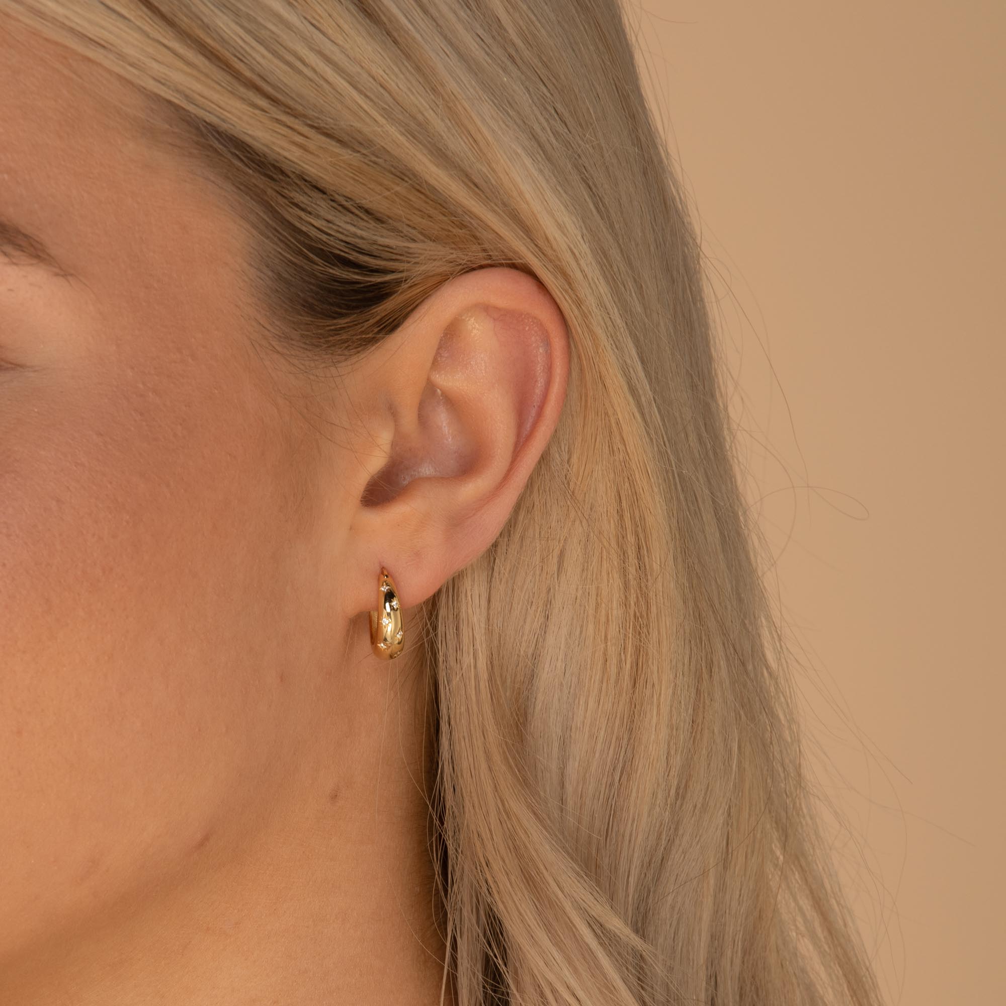 North Star Thick Sapphire Huggie Earrings - Camile & Stone