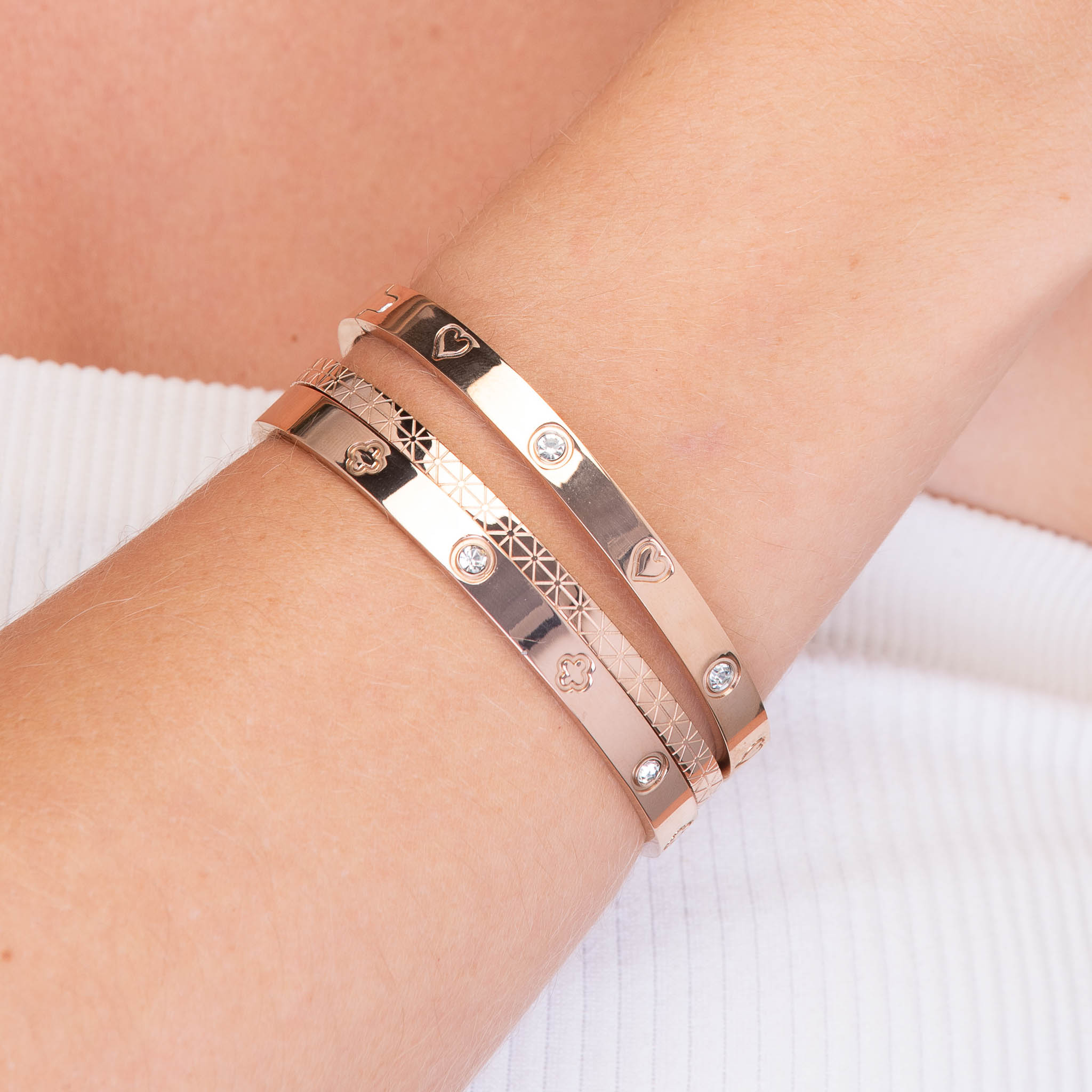 Starburst Geometric Hinged Bangle Bracelet - Camile & Stone