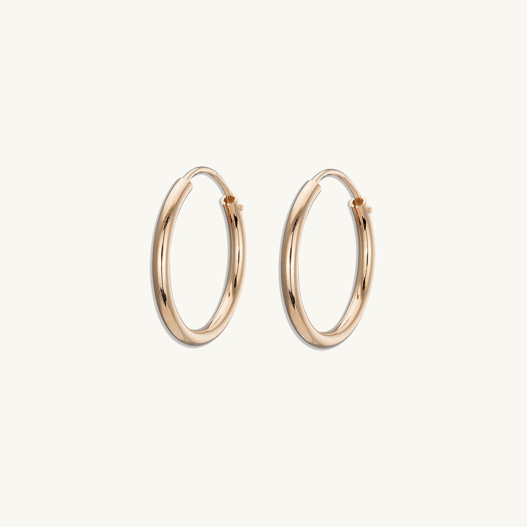 Thin Basic Medium Hoops - Camile & Stone