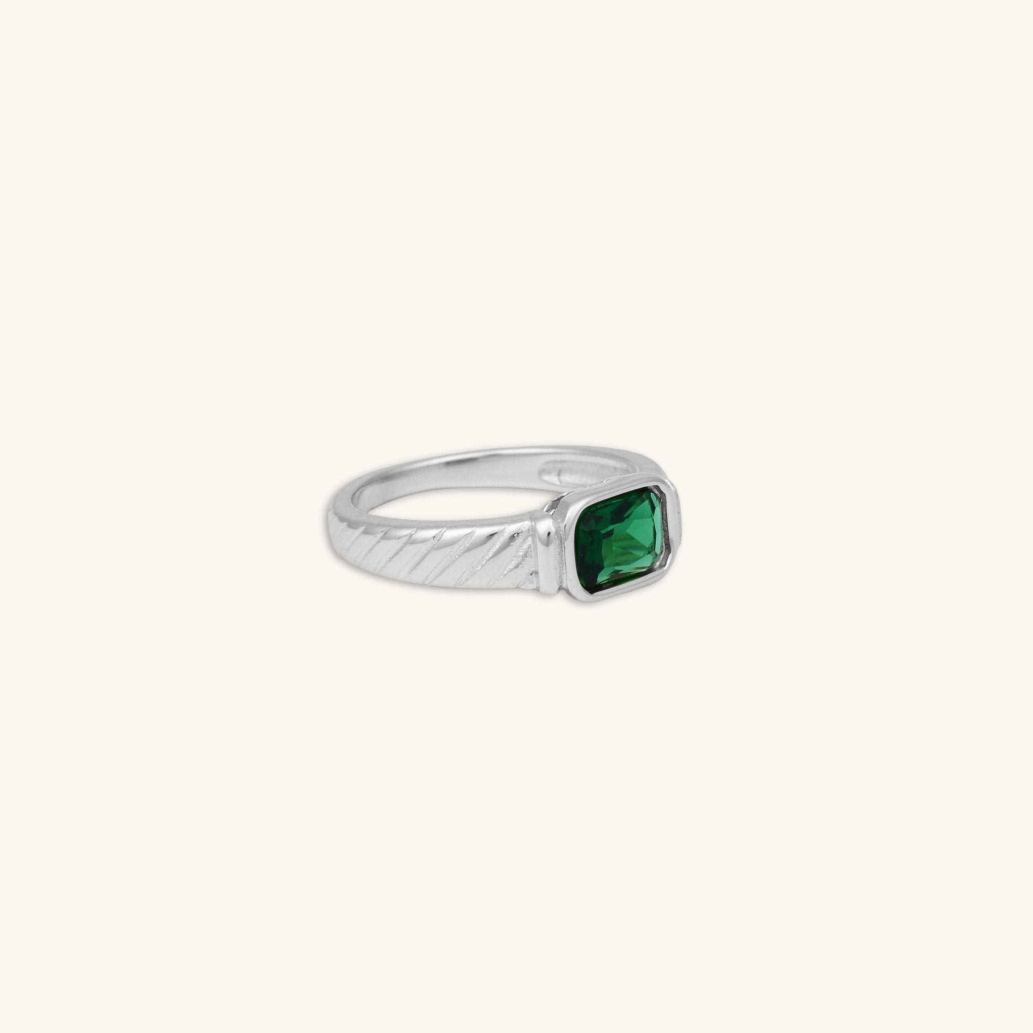 Vintage Emerald Baguette Statement Ring - Camile & Stone