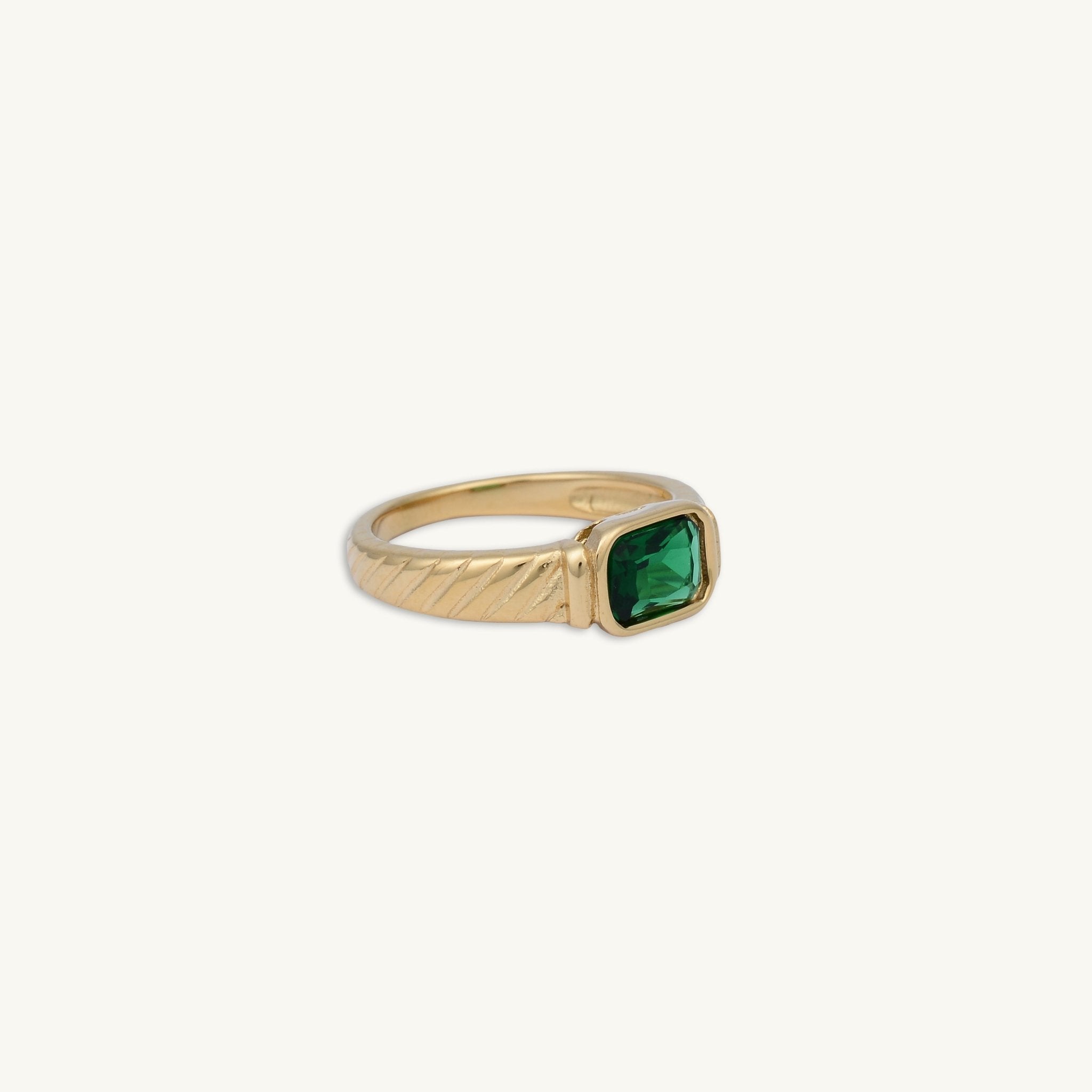Vintage Emerald Baguette Statement Ring - Camile & Stone