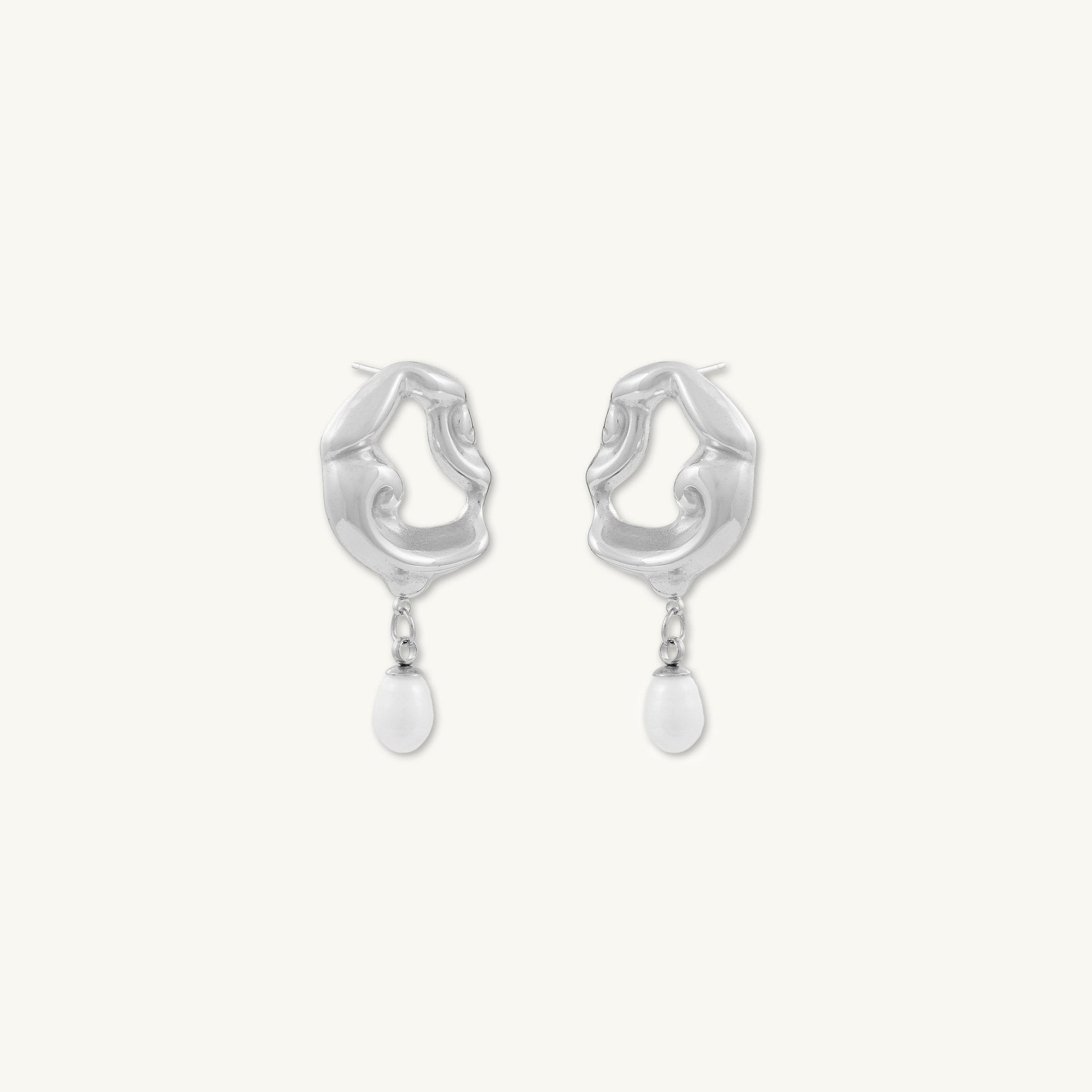 Willow Molten Pearl Stud Earrings - Camile & Stone