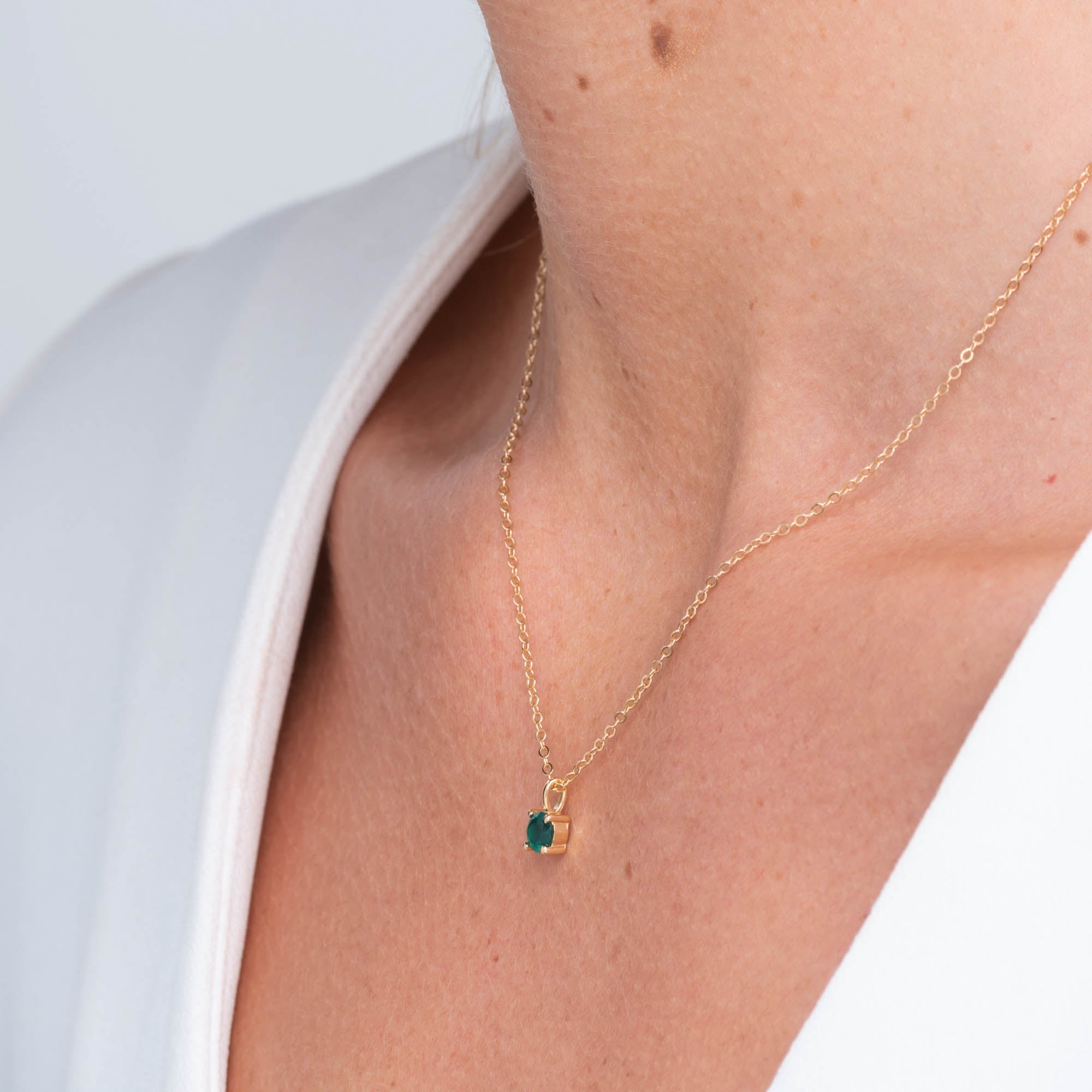Classic Birthstone Necklace May - Camile & Stone