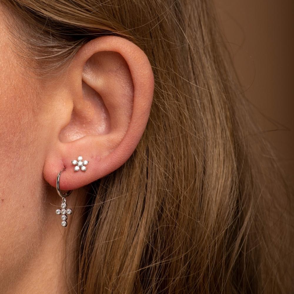 Flower Sapphire Barbell Stud Cartilage Earrings - Camile & Stone