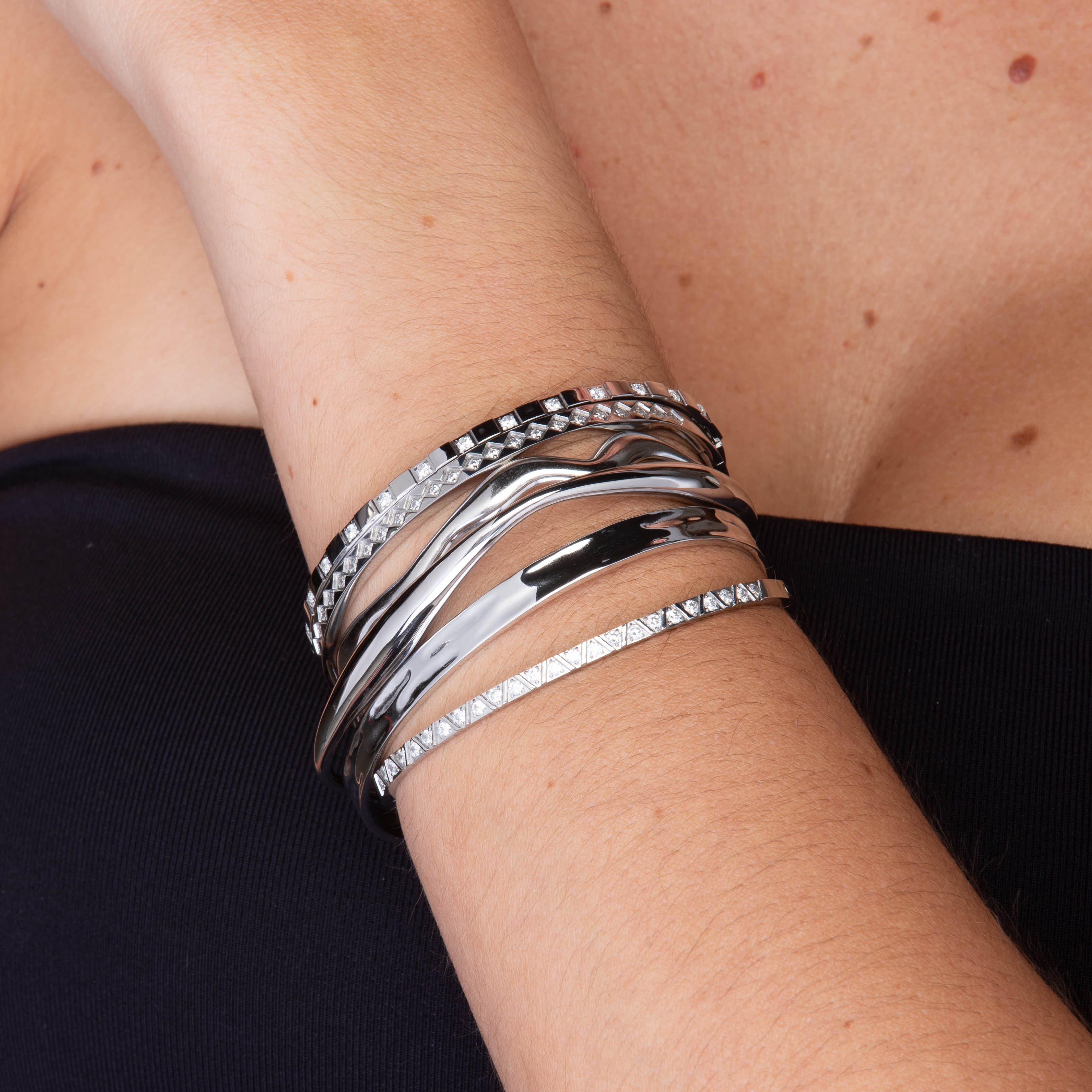 Zirconia Hinged Thin Bangle Bracelet