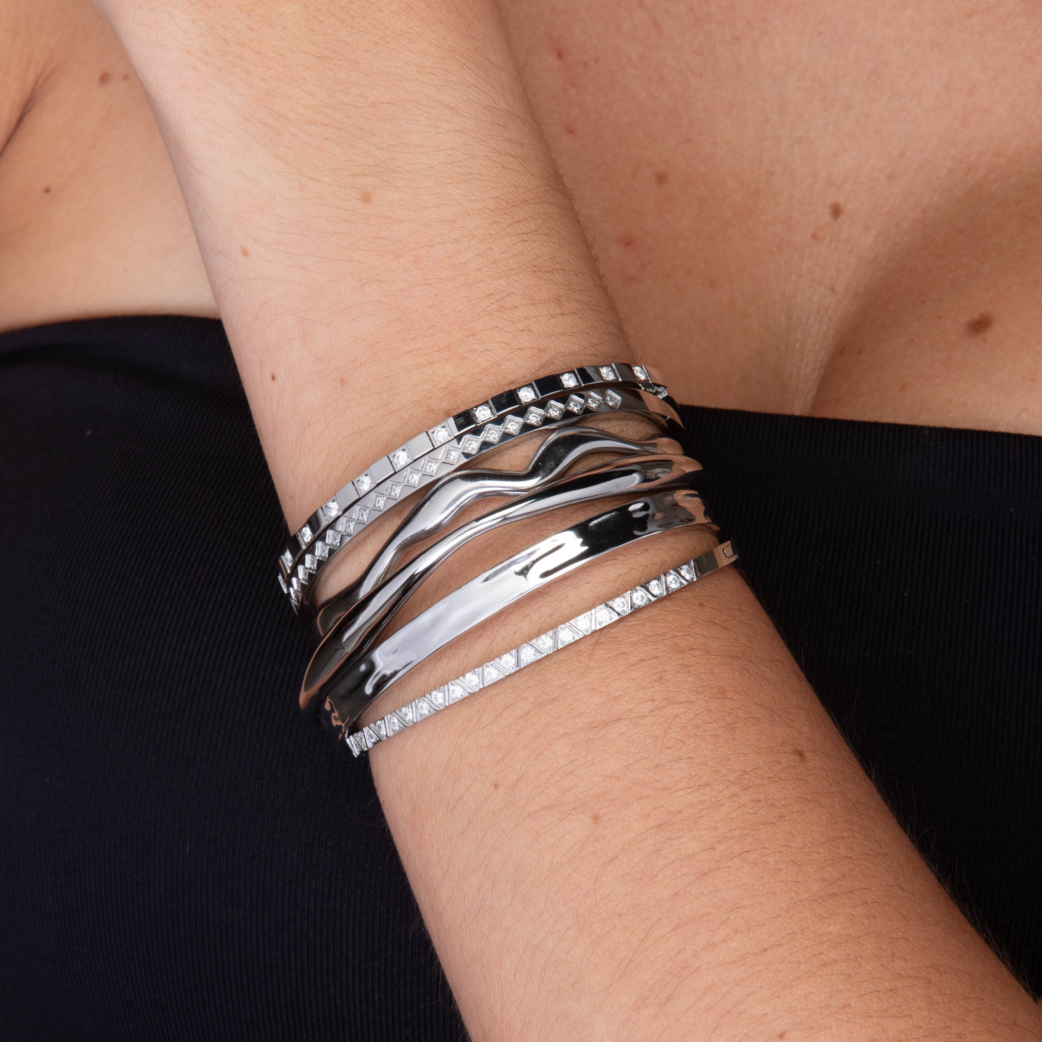 Zirconia Hinged Thin Bangle Bracelet