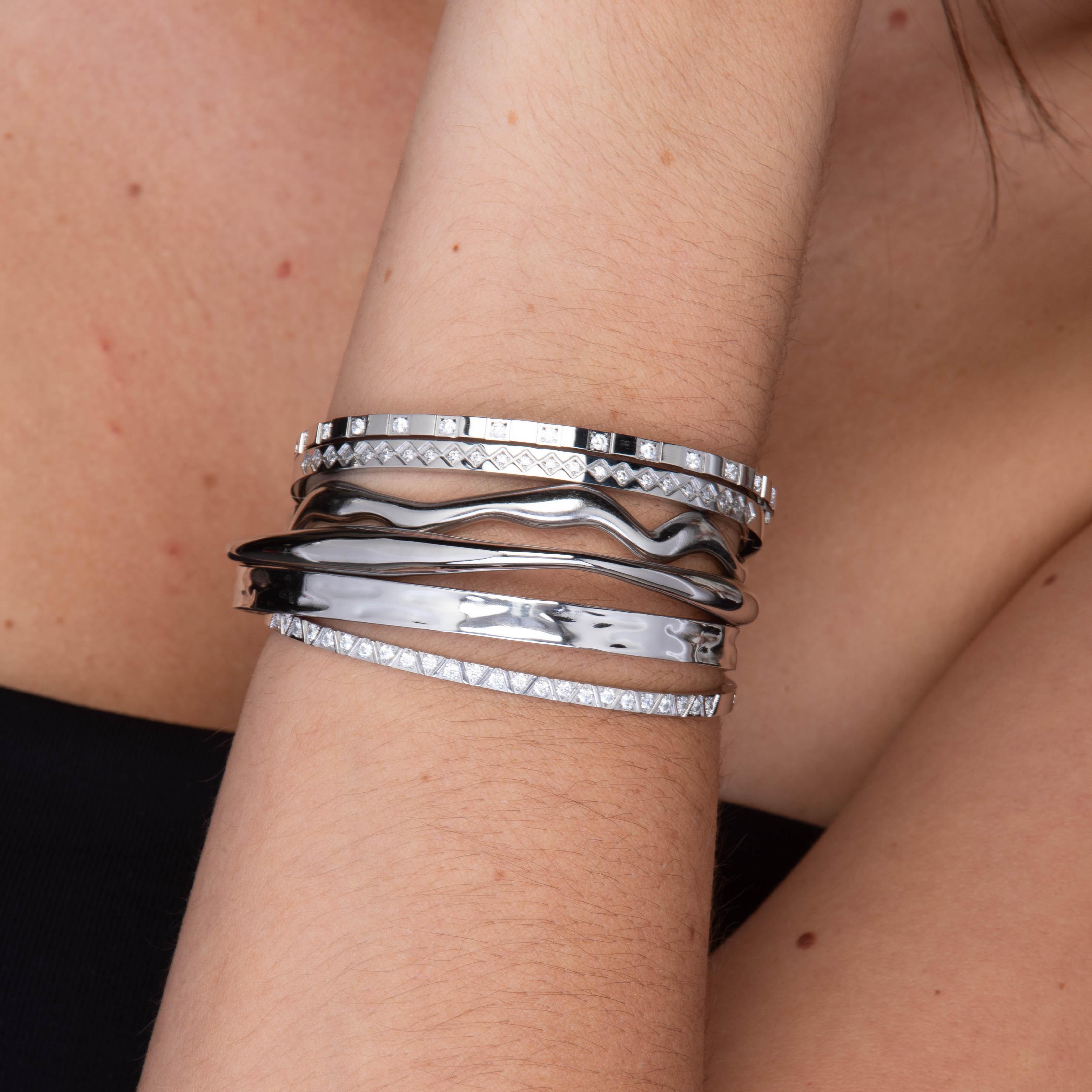 Zirconia Hinged Thin Bangle Bracelet