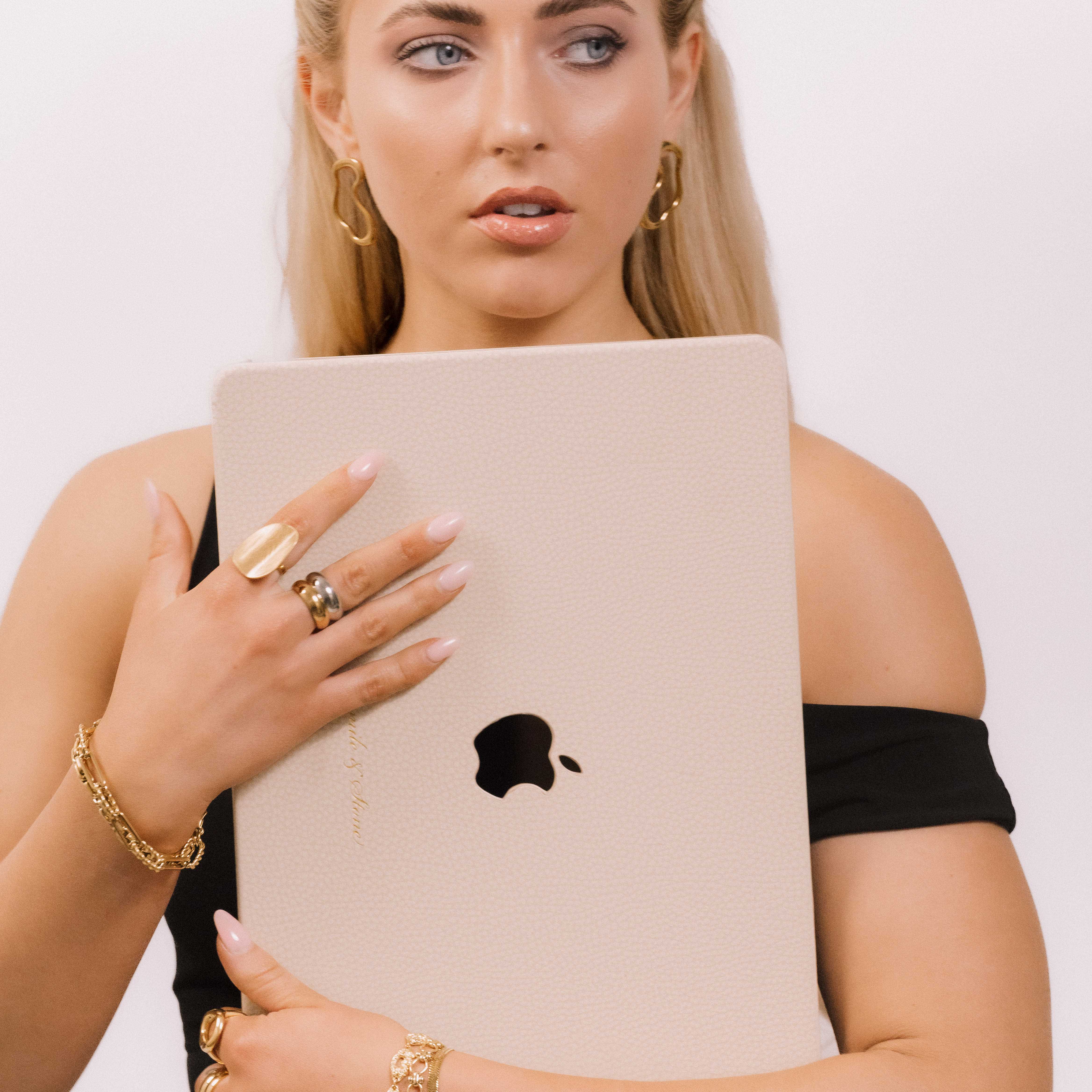 Beige Pebble Laptop Case [PRE-ORDER]