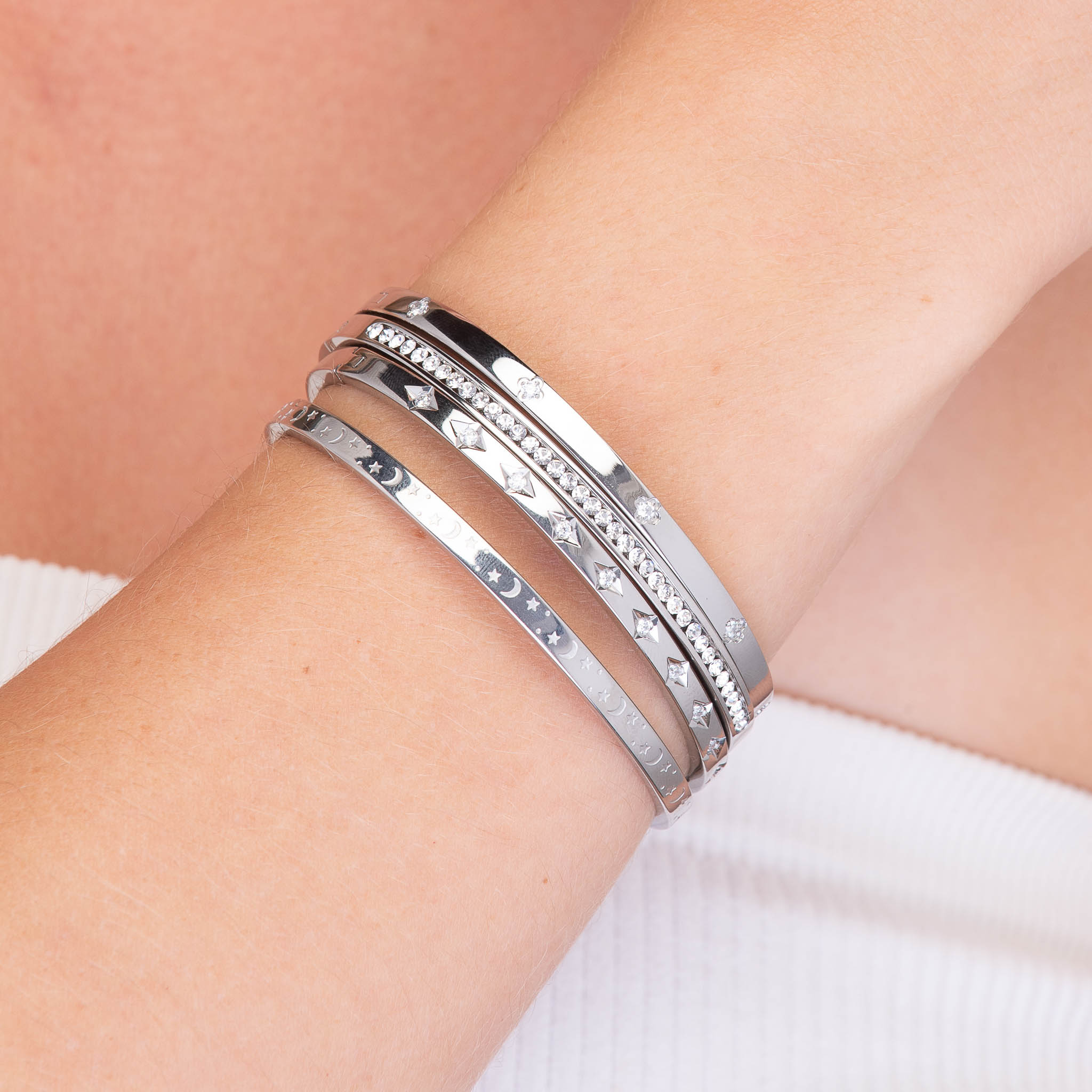 Slim Clover Zirconia Hinged Bangle Bracelet - Camile & Stone
