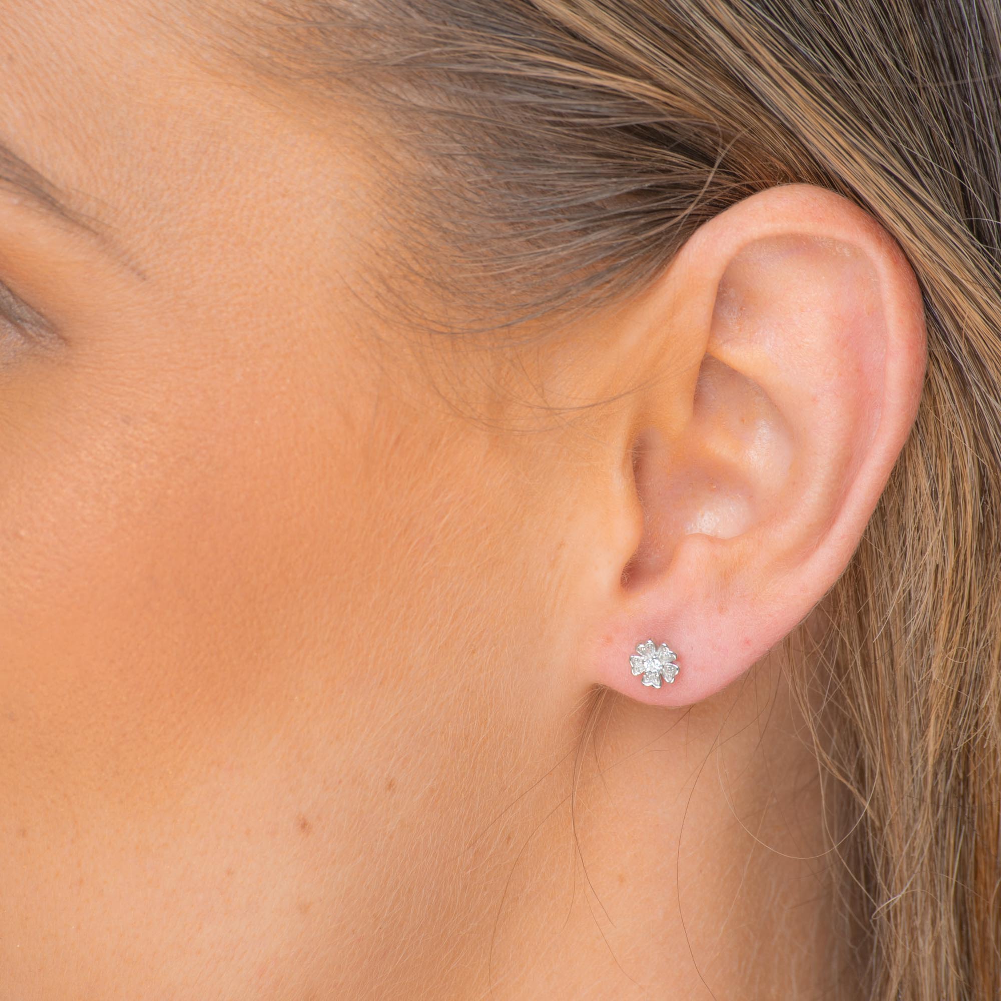 Fleur Sapphire Stud Earrings